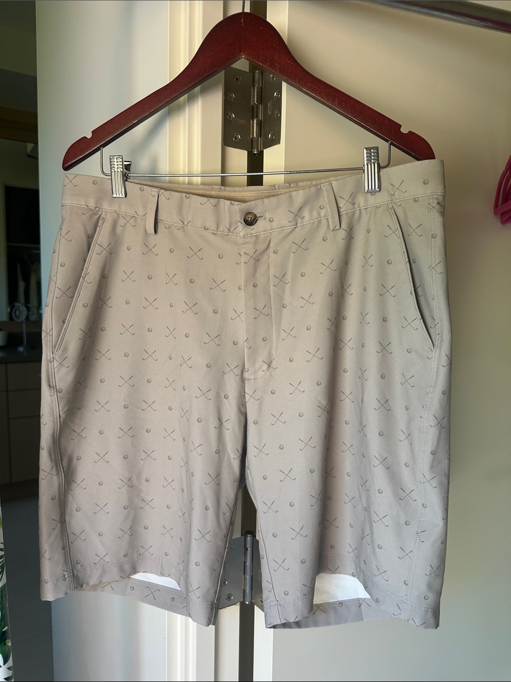 Greg Norman Collection Light Beige Golf Shorts with Subtle Pattern